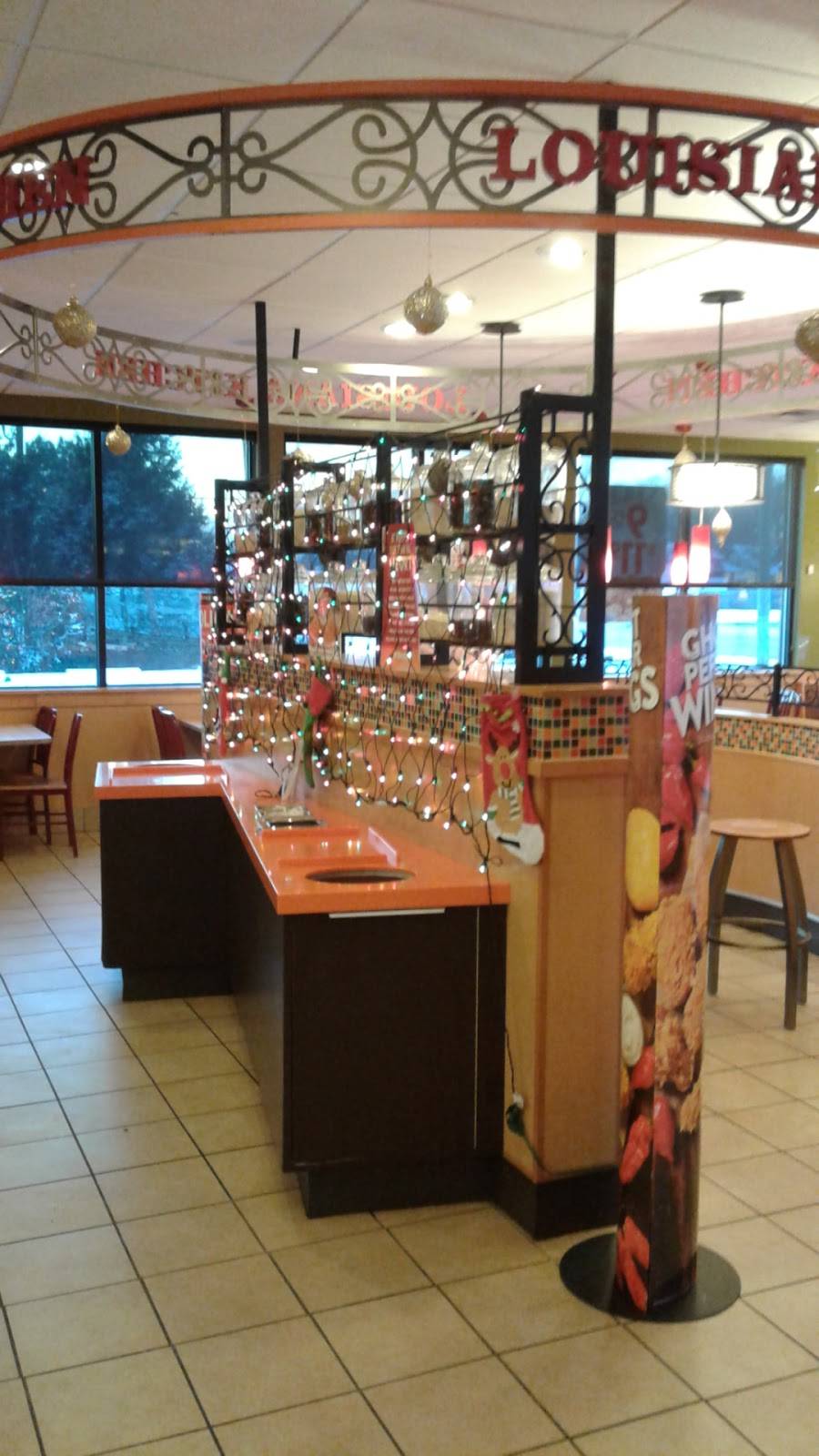 Popeyes Louisiana Kitchen | restaurant | 3021 W 16th St, Indianapolis, IN 46222, USA | 3179171468 OR +1 317-917-1468
