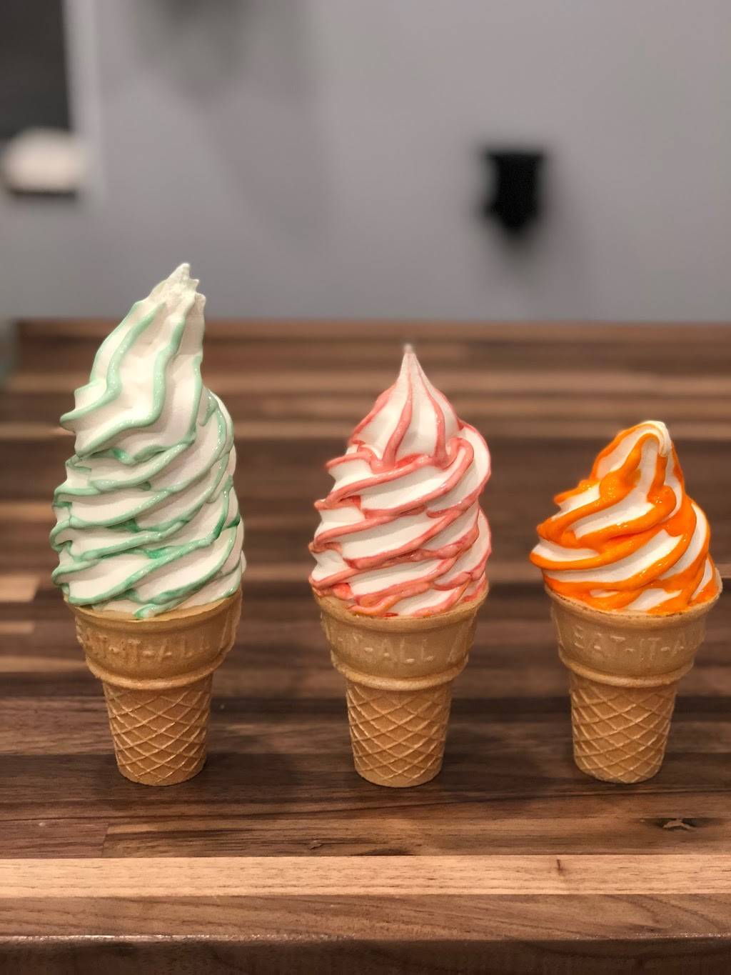 Creme & Chocolats | restaurant | 1744 S Val Vista Dr #111, Mesa, AZ 85204, USA | 4809126544 OR +1 480-912-6544