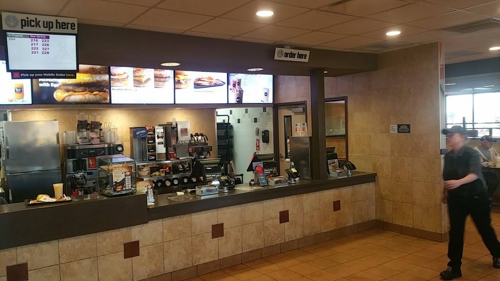 McDonalds | cafe | 731 W Trenton Ave, Findlay, OH 45840, USA | 4194240712 OR +1 419-424-0712