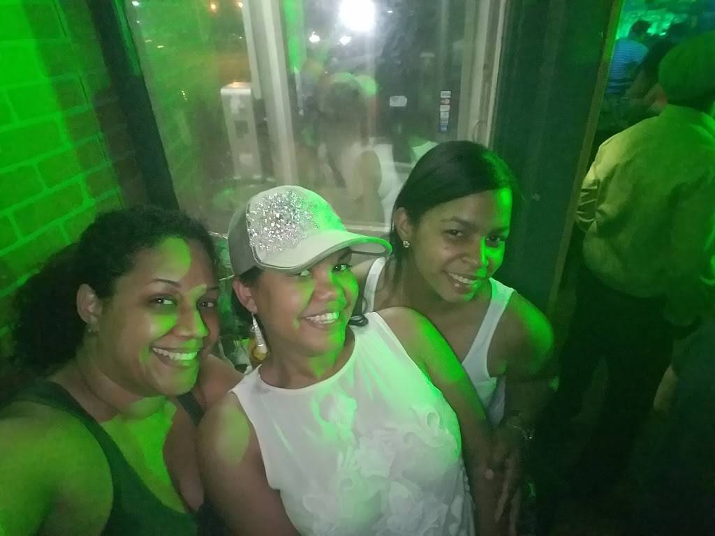 Prestige | restaurant | 309 E Main St, Waterbury, CT 06702, USA | 2038054655 OR +1 203-805-4655