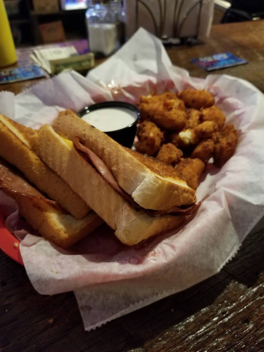 Spillway Supper Club | restaurant | 112 3rd St, Harpers Ferry, IA 52146, USA | 5635862181 OR +1 563-586-2181