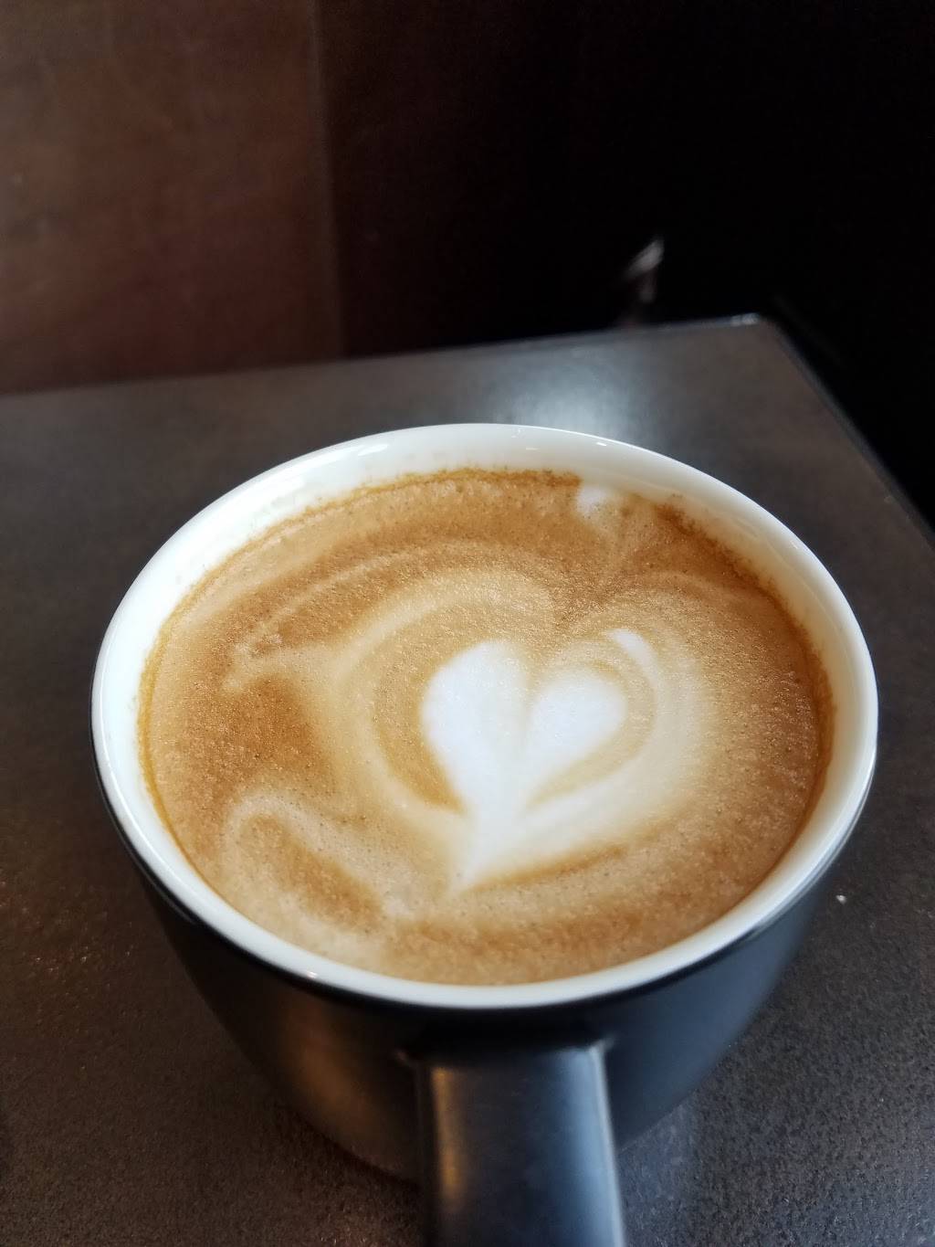 Starbucks | cafe | 2577 Sycamore Rd, DeKalb, IL 60115, USA | 8157562971 OR +1 815-756-2971