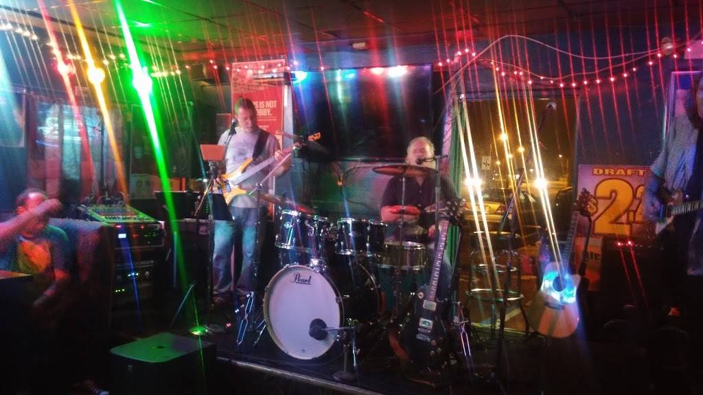 RJs Bar & Grill | restaurant | 1475 N Tamiami Trail, North Fort Myers, FL 33903, USA | 2399979600 OR +1 239-997-9600