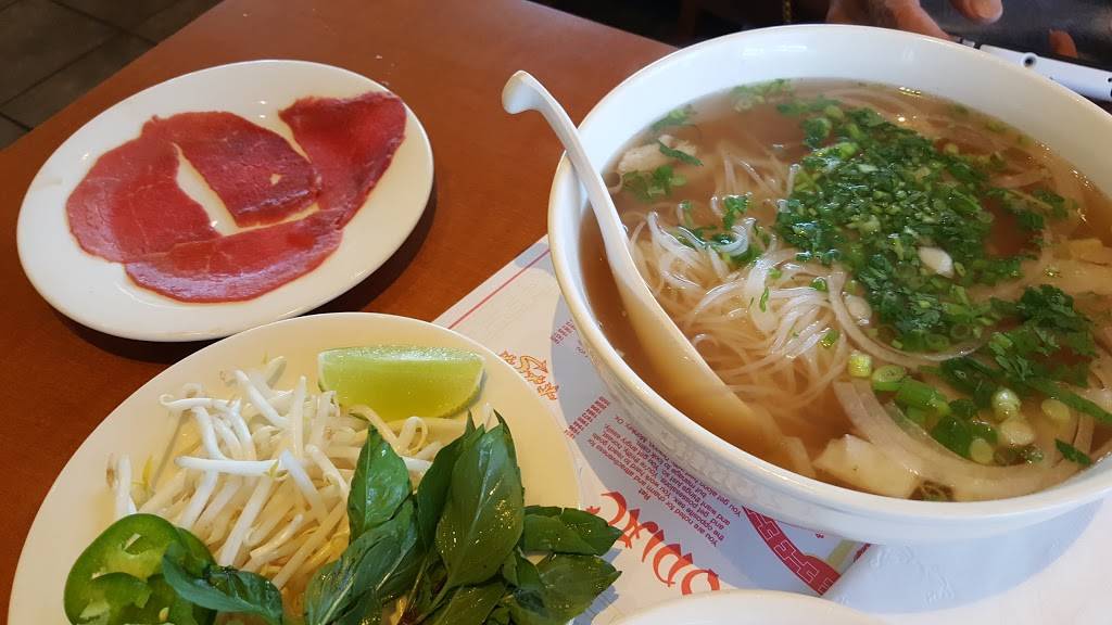 Pho Huy Hoang | restaurant | 9080 Laguna Main St, Elk Grove, CA 95758, USA | 9166831101 OR +1 916-683-1101