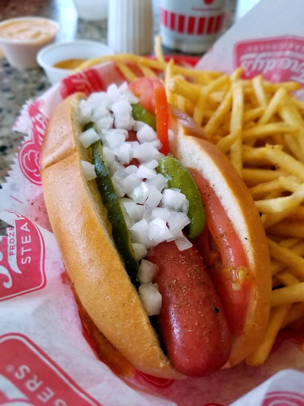 Freddys Frozen Custard & Steakburgers | restaurant | 2084 Sproul Rd, Broomall, PA 19008, USA | 6103256725 OR +1 610-325-6725