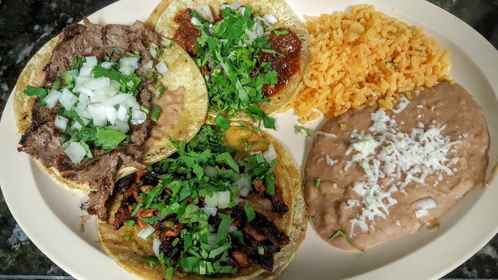 Cilantro Taco Grill | restaurant | 677 N York St, Elmhurst, IL 60126, USA | 6303594864 OR +1 630-359-4864