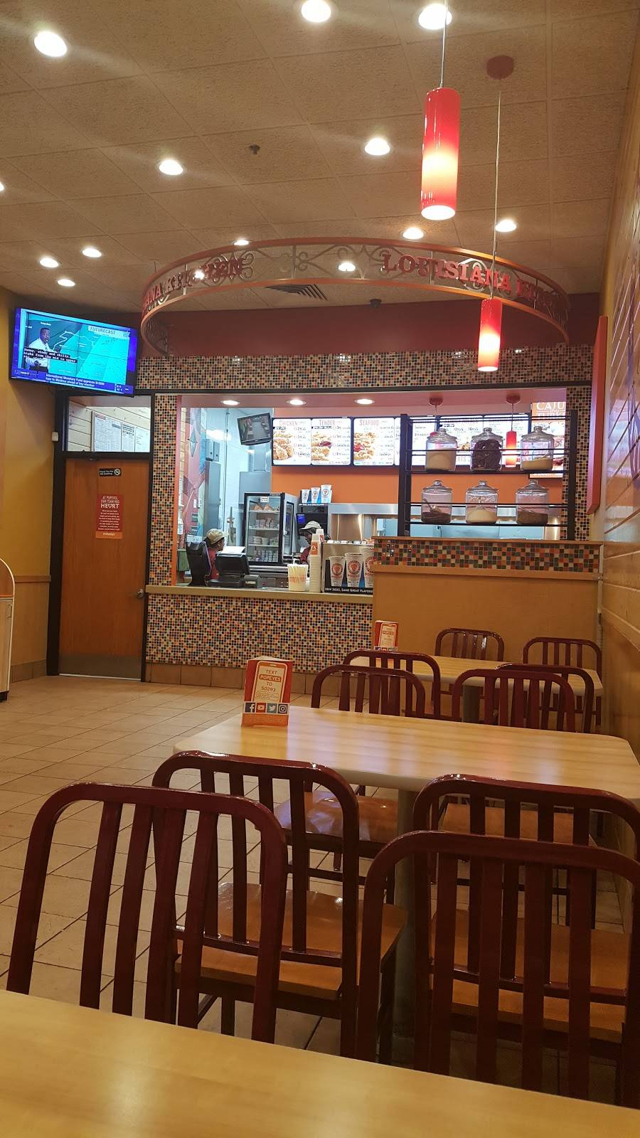 Popeyes Louisiana Kitchen | restaurant | 949 E 174th St, Bronx, NY 10460, USA | 7185427147 OR +1 718-542-7147