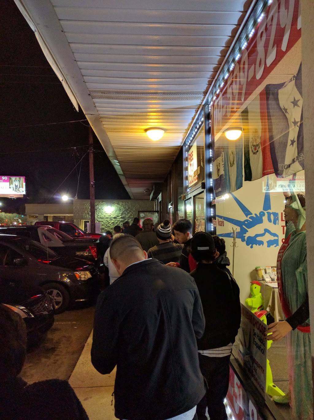 Las Lupitas | meal takeaway | 5210 N Tryon St, Charlotte, NC 28213, USA | 7049104872 OR +1 704-910-4872