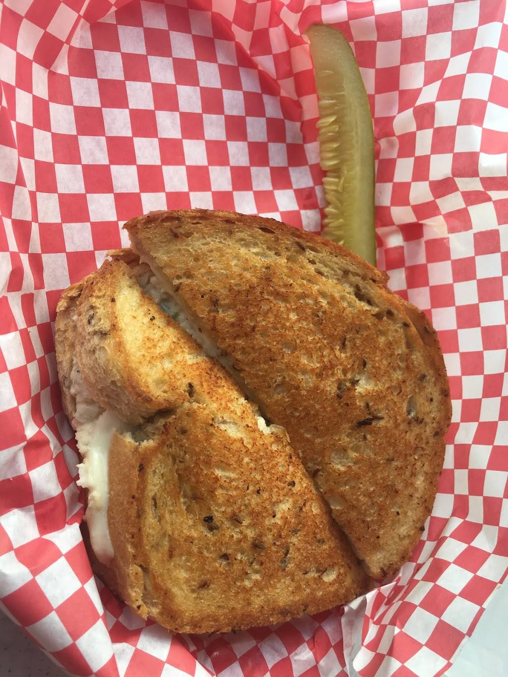 Donnas Country Grill | restaurant | 591 NY-295, Chatham, NY 12037, USA | 5183923042 OR +1 518-392-3042