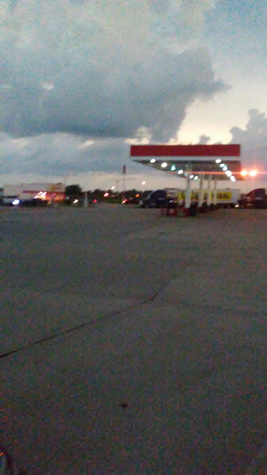 FastLane Tanglewood | restaurant | 2213 Cardinal Dr, Fulton, MO 65251, USA | 5736423518 OR +1 573-642-3518