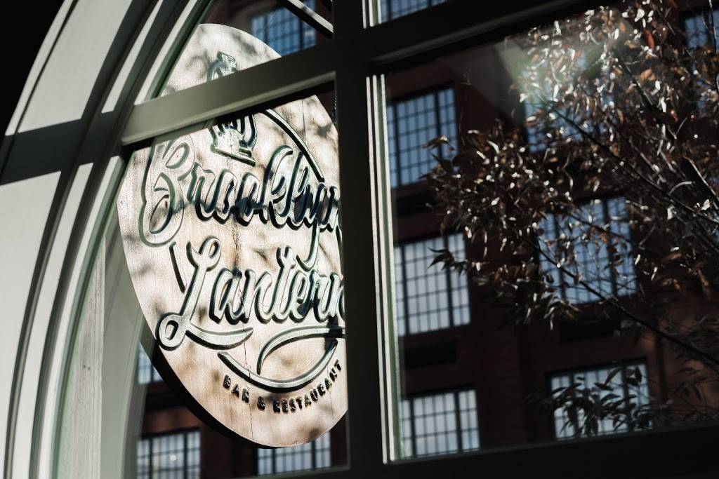 Brooklyn Lantern | restaurant | 77 Box St, Brooklyn, NY 11222, USA | 7183838200 OR +1 718-383-8200