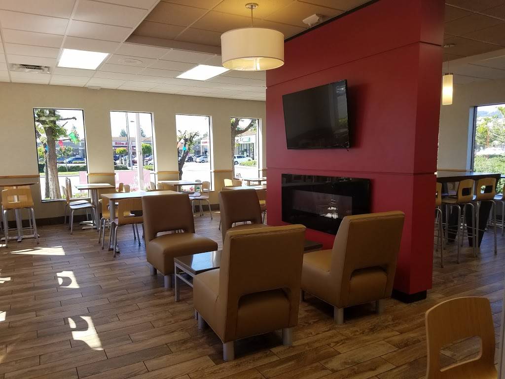 Wendys | restaurant | 393 E 10th St, Gilroy, CA 95020, USA | 4088421036 OR +1 408-842-1036