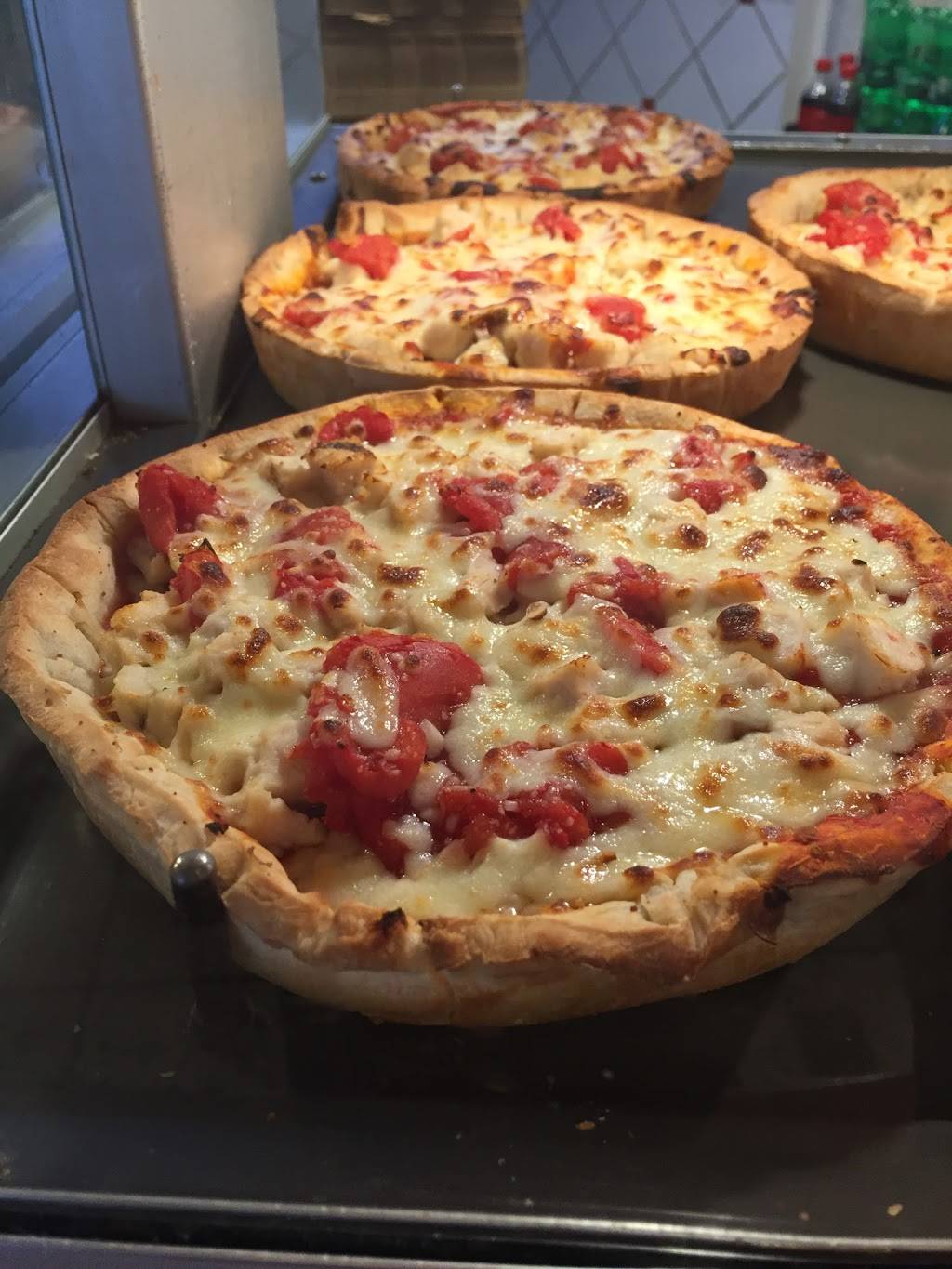 Reggios Chicago Style Pizza and Hot Dogs | restaurant | Terminal 1, 10000 Bessie Coleman Dr, Chicago, IL 60666, USA | 7736866180 OR +1 773-686-6180