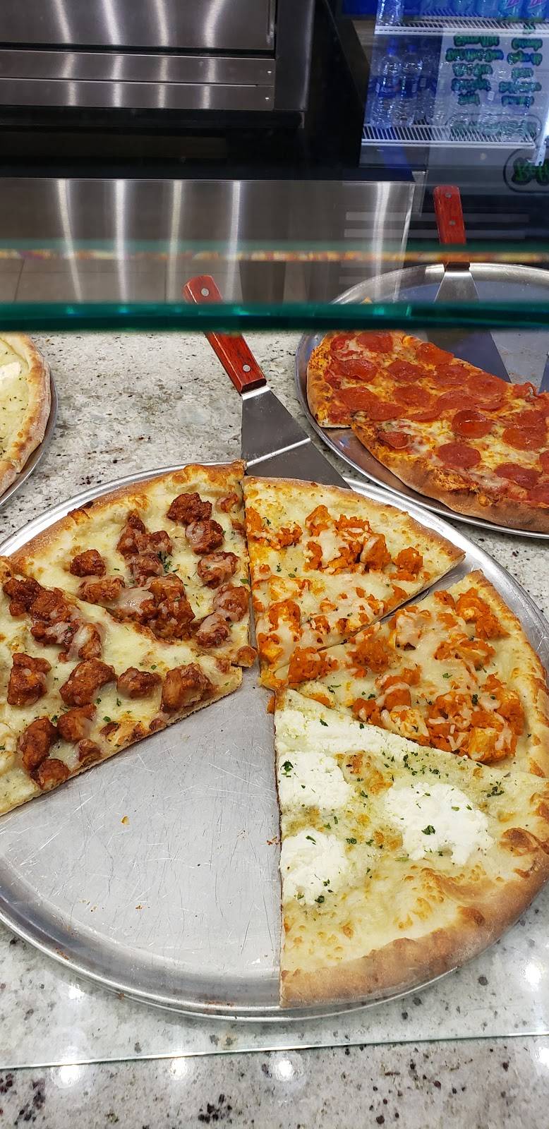 LA PIAZZA PIZZERIA | restaurant | 162 W Main St suite H, Whitewater, WI 53190, USA | 2624582727 OR +1 262-458-2727