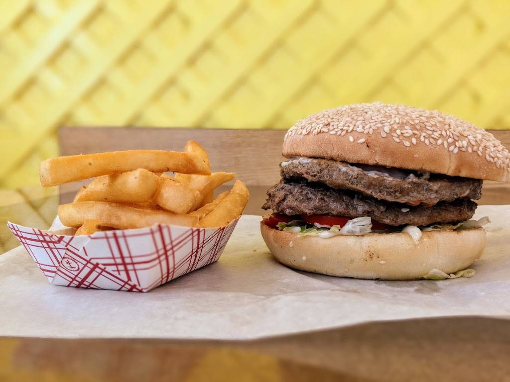 Giant Drive In | restaurant | 15840 Boones Ferry Rd, Lake Oswego, OR 97035, USA | 5036360255 OR +1 503-636-0255