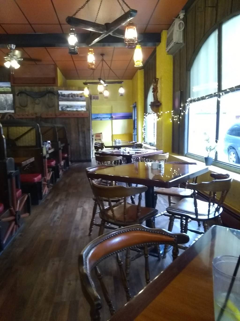 Chuck Wagon Restaurant | restaurant | 2 Depot St, Livermore Falls, ME 04254, USA | 2078974031 OR +1 207-897-4031