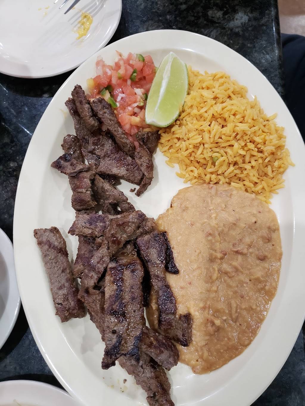 Taqueria De Jalisco Bar & Grill | restaurant | 12036 Veterans Memorial Dr, Houston, TX 77067, USA | 2817818591 OR +1 281-781-8591