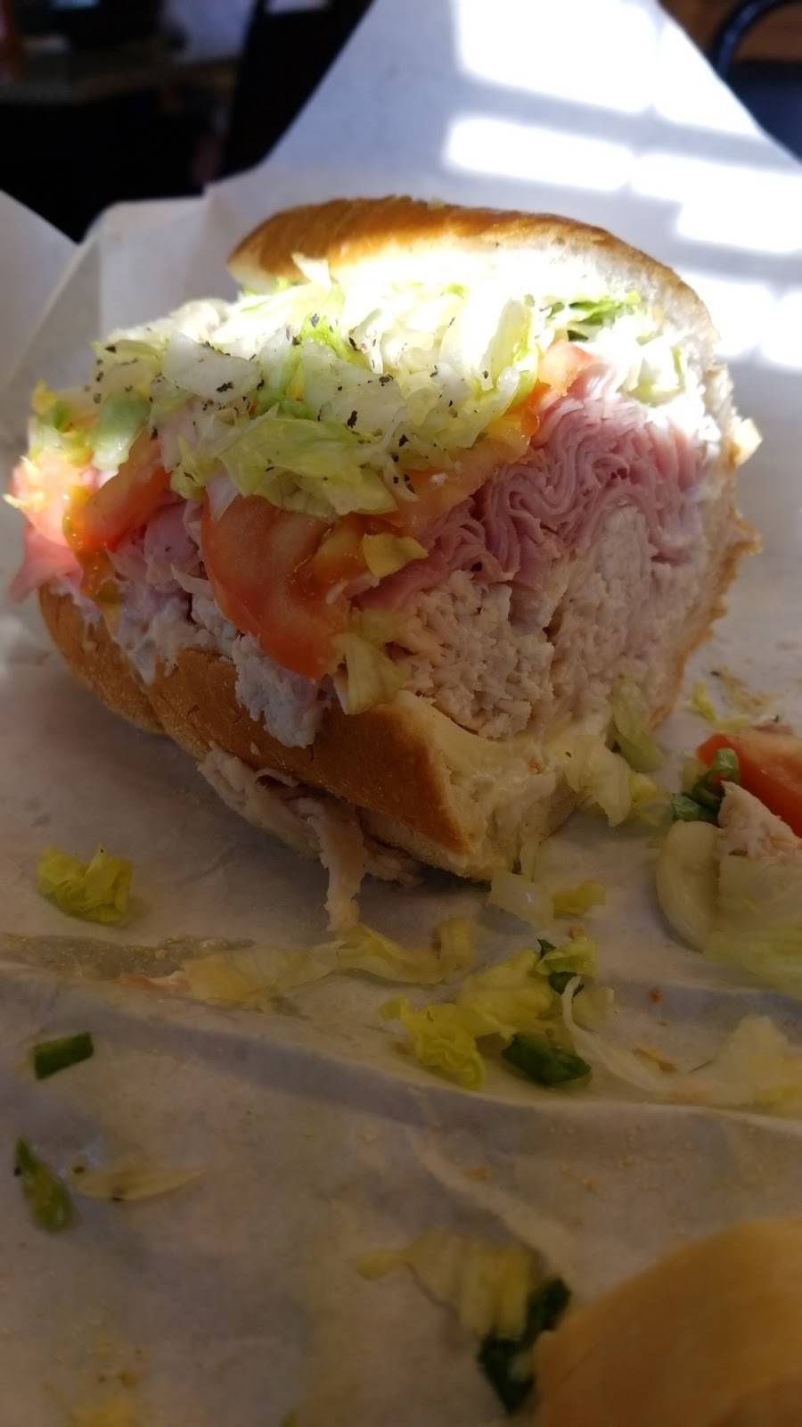 Hamilton Street Market | meal takeaway | 639 Broad St, New London, CT 06320, USA | 8604423383 OR +1 860-442-3383