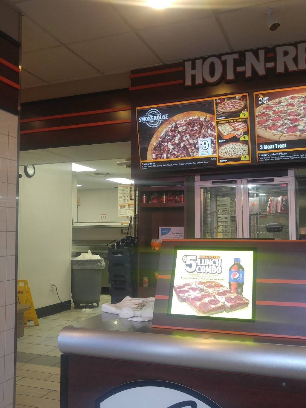 Little Caesars Pizza | meal takeaway | 941 N Main St, Bluffton, IN 46714, USA | 2608241000 OR +1 260-824-1000