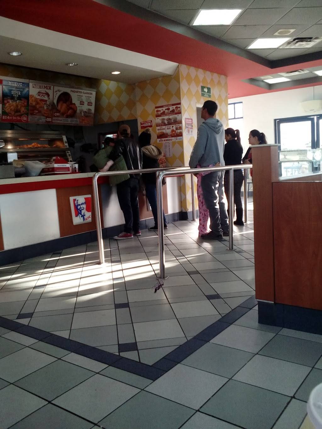 Kentucky Fried Chicken | restaurant | Calle Tecate 21330, Jardin Dorado, 22200 Tijuana, B.C., Mexico | 016645154747 OR +52 664 515 4747