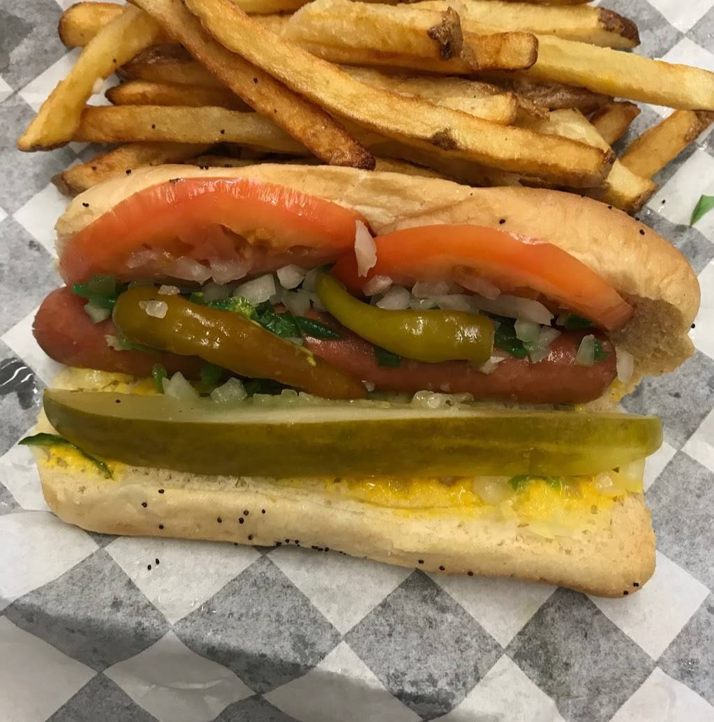 Dundee Hot Dogs and More | restaurant | 849 W Dundee Rd, Wheeling, IL 60090, USA | 8477771911 OR +1 847-777-1911