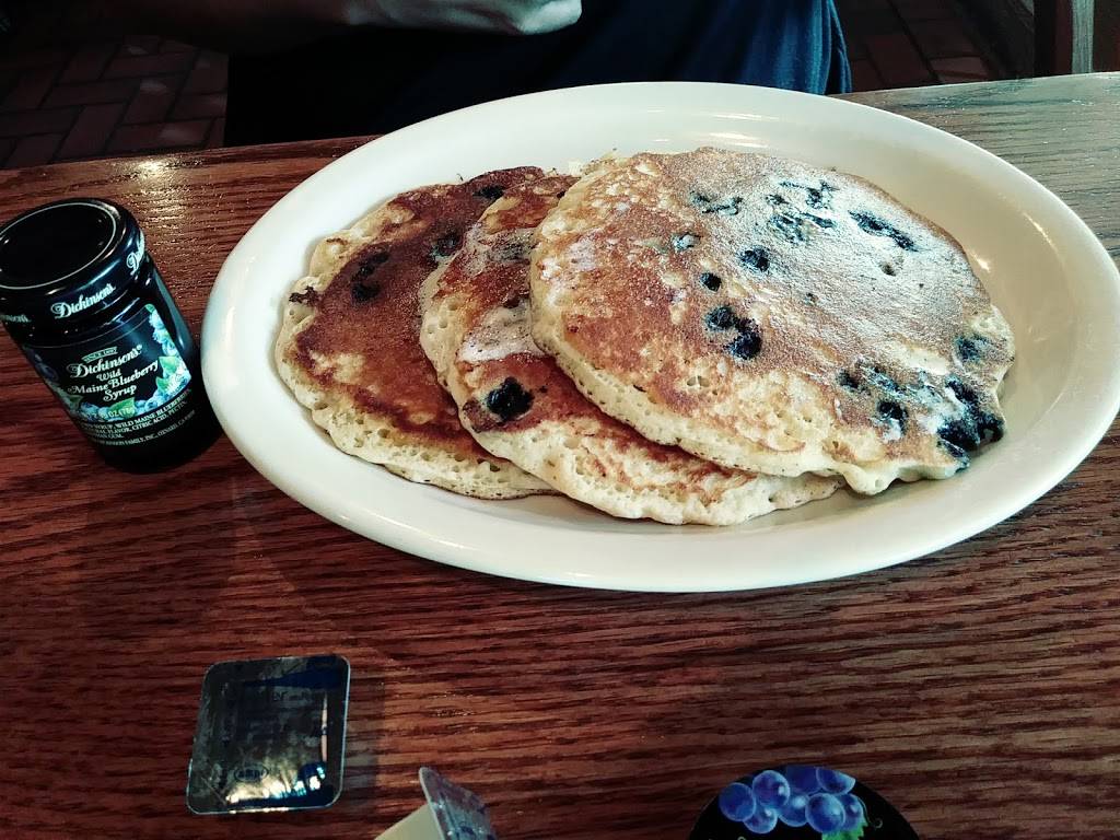 Cracker Barrel Old Country Store | restaurant | 17115 Dumfries Rd, Dumfries, VA 22025, USA | 7034412764 OR +1 703-441-2764