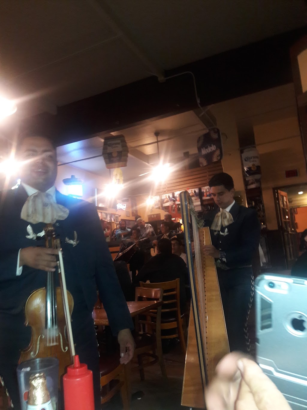 Las Sirenas Bar And Grill | restaurant | 2091 N Oxnard Blvd, Oxnard, CA 93036, USA | 8052781778 OR +1 805-278-1778