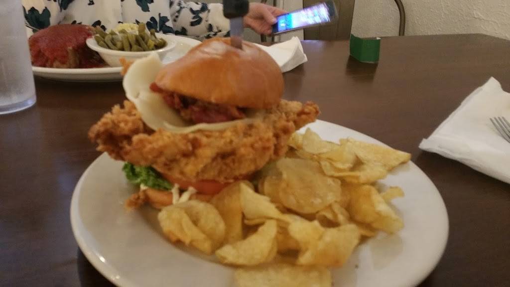 Southern Fried | restaurant | 130 E Broad St, Mineola, TX 75773, USA | 9036388194 OR +1 903-638-8194