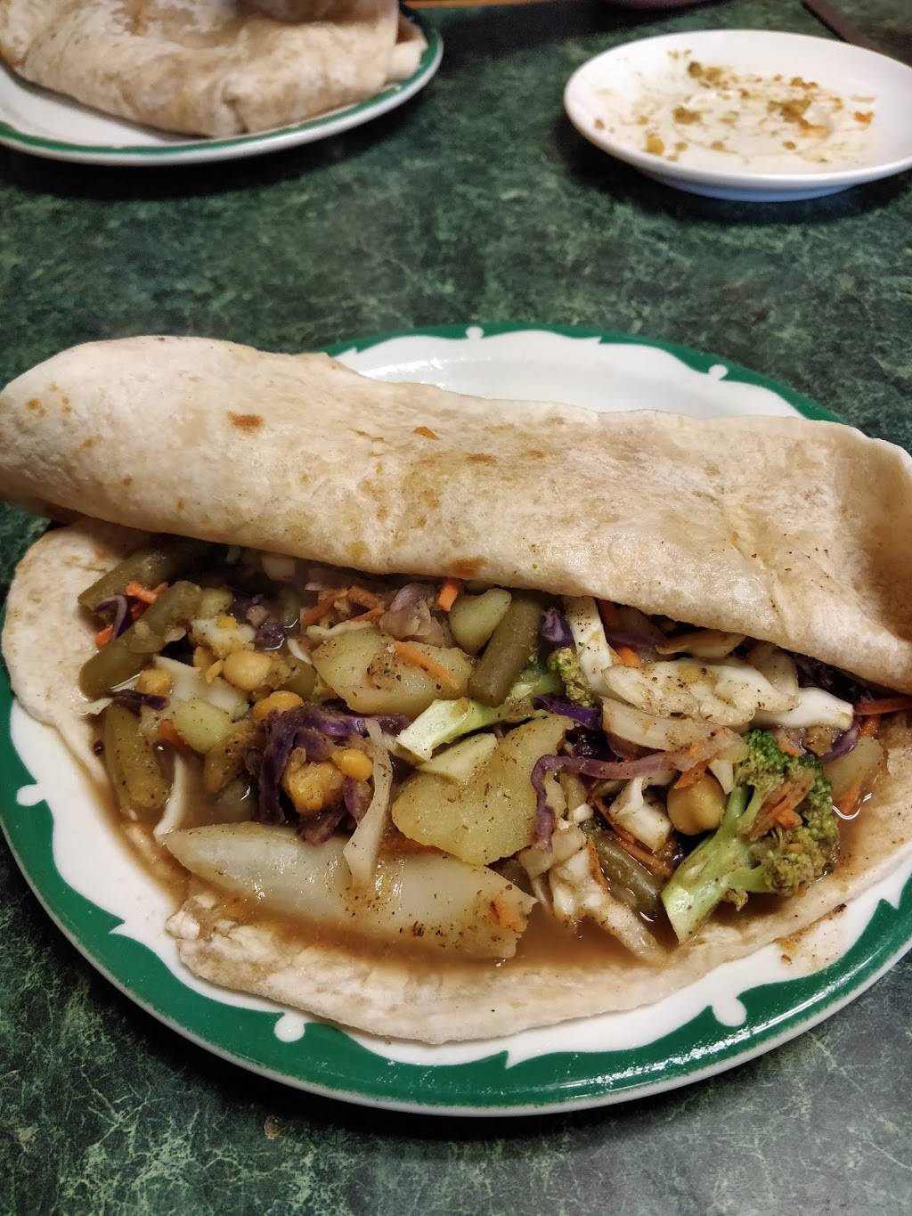 Harry Singhs Original Caribbean Restaurant | restaurant | 2653 Nicollet Ave, Minneapolis, MN 55408, USA | 6127296181 OR +1 612-729-6181