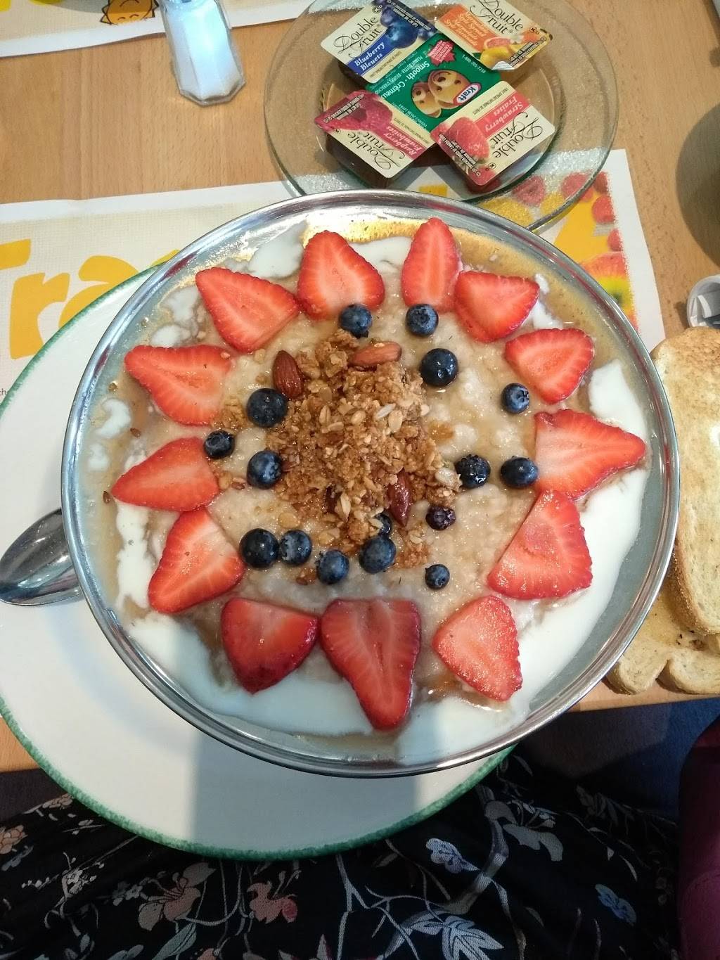 Cora déjeuners - Breakfast and Lunch | restaurant | 12580 Rue Sherbrooke E, Pointe-aux-Trembles, QC H1B 1C9, Canada | 5146401616 OR +1 514-640-1616