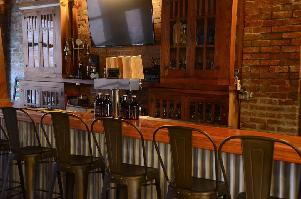 Two Doors Down Brewery | restaurant | 112 N Warner St, Clinton, IL 61727, USA | 2175700776 OR +1 217-570-0776