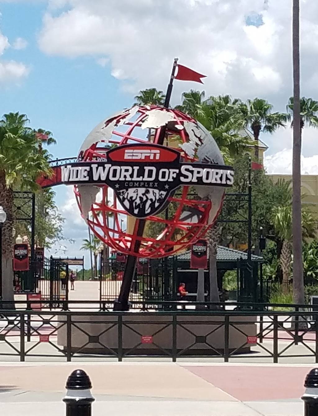 ESPN Wide World of Sports Grill | restaurant | 700 S Victory Way, Kissimmee, FL 34747, USA | 4079393463 OR +1 407-939-3463
