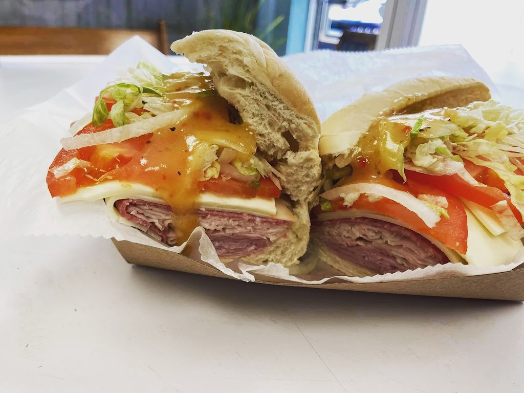 Portage Lakes Deli & Dogs | restaurant | 5187 Manchester Rd, New Franklin, OH 44319, USA | 2348637077 OR +1 234-863-7077
