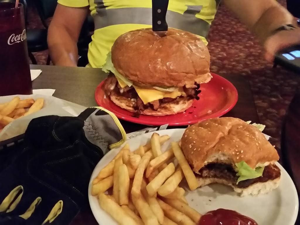 Center Stage | restaurant | 1785 W State Rd, Lansing, MI 48906, USA | 5174822280 OR +1 517-482-2280