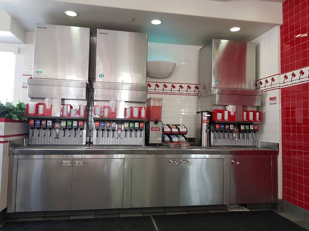 In-N-Out Burger | meal takeaway | 28900 Henry Miller Ave, Santa Nella, CA 95322, USA | 8007861000 OR +1 800-786-1000