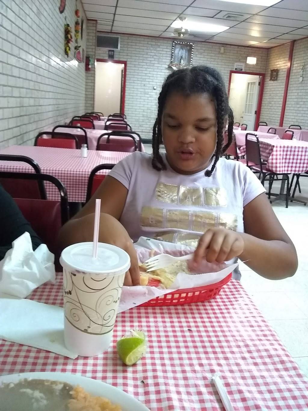 Taqueria Hernandez | restaurant | 6983 N Clark St, Chicago, IL 60626, USA | 7732741519 OR +1 773-274-1519