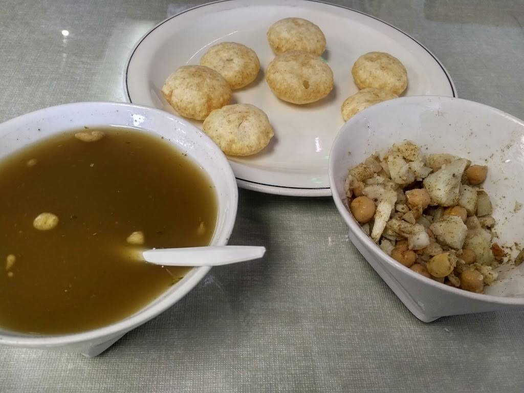 Standard Sweets and Restaurant | restaurant | 2877 Derry Rd E, Mississauga, ON L4T 1A6, Canada | 9056128381 OR +1 905-612-8381