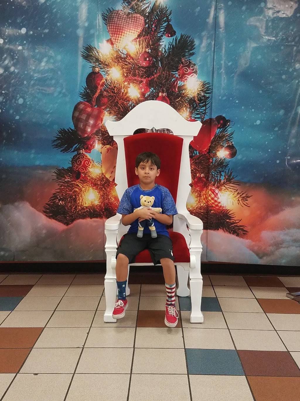 Popeyes Chicken & Biscuits | restaurant | 1451 Stewart # 7025, San Antonio, TX 78236, USA | 2106709136 OR +1 210-670-9136