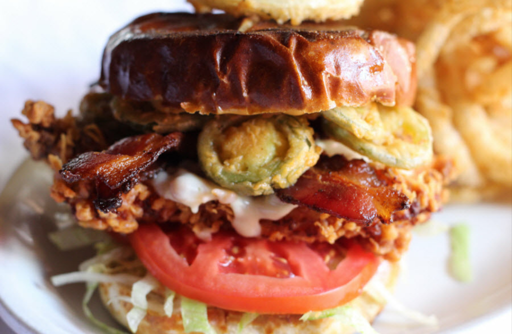 The Lodge: A Sportsmans Grill | restaurant | 7725 Colony Rd, Charlotte, NC 28226, USA | 7045445226 OR +1 704-544-5226