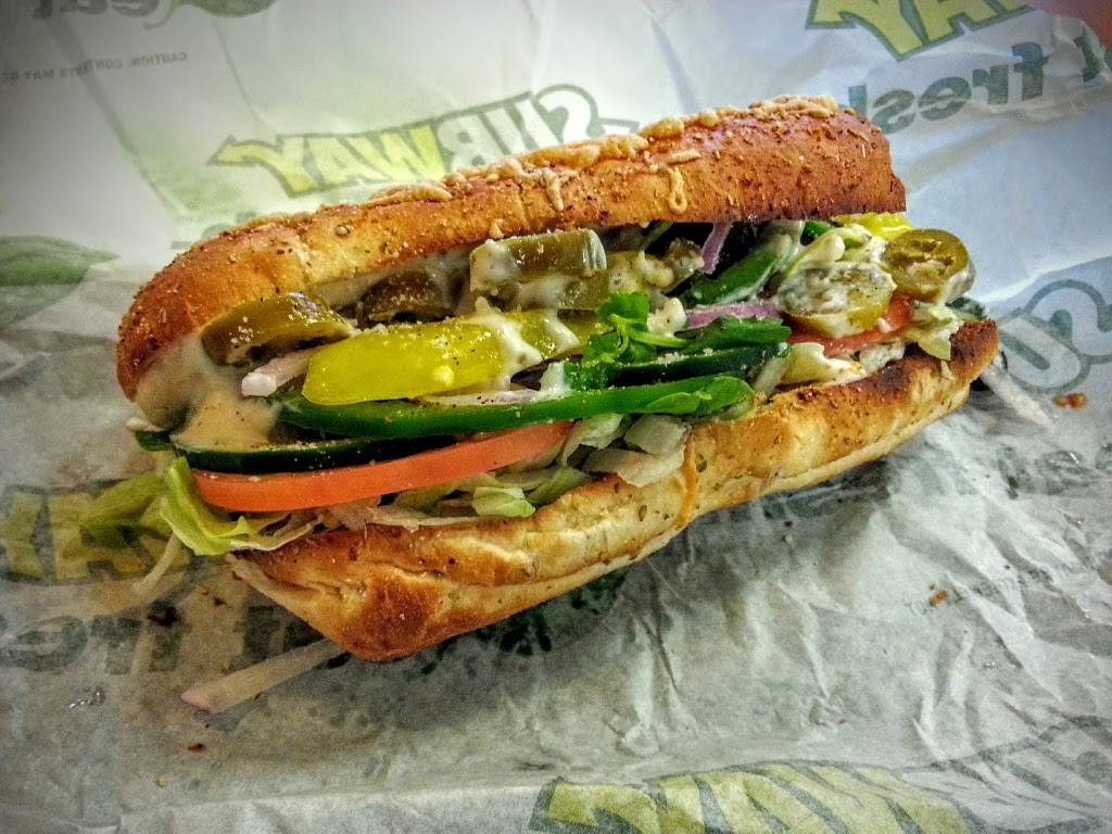 Subway Restaurants | restaurant | 30012 Crown Valley Pkwy F, Laguna Niguel, CA 92627, USA | 9494956400 OR +1 949-495-6400