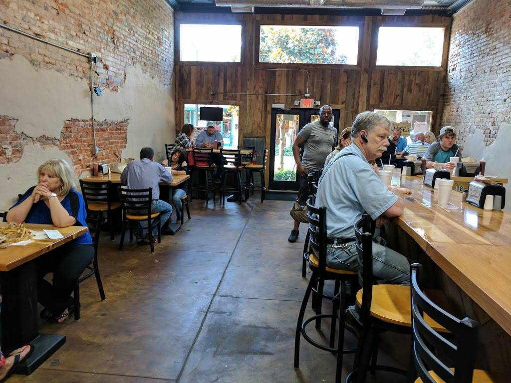 Burgerland | restaurant | 210 Main St, Sulphur Springs, TX 75482, USA | 9039195031 OR +1 903-919-5031