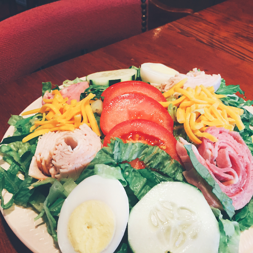 Stuckys Bar & Grille | restaurant | 4000 N Johnsburg Rd, Johnsburg, IL 60051, USA | 8153318050 OR +1 815-331-8050