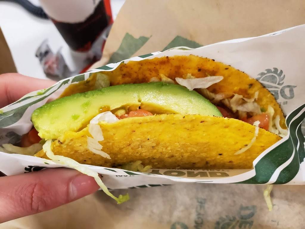 Del Taco | meal takeaway | 11155 E Arapahoe Rd, Englewood, CO 80112, USA | 3037069204 OR +1 303-706-9204