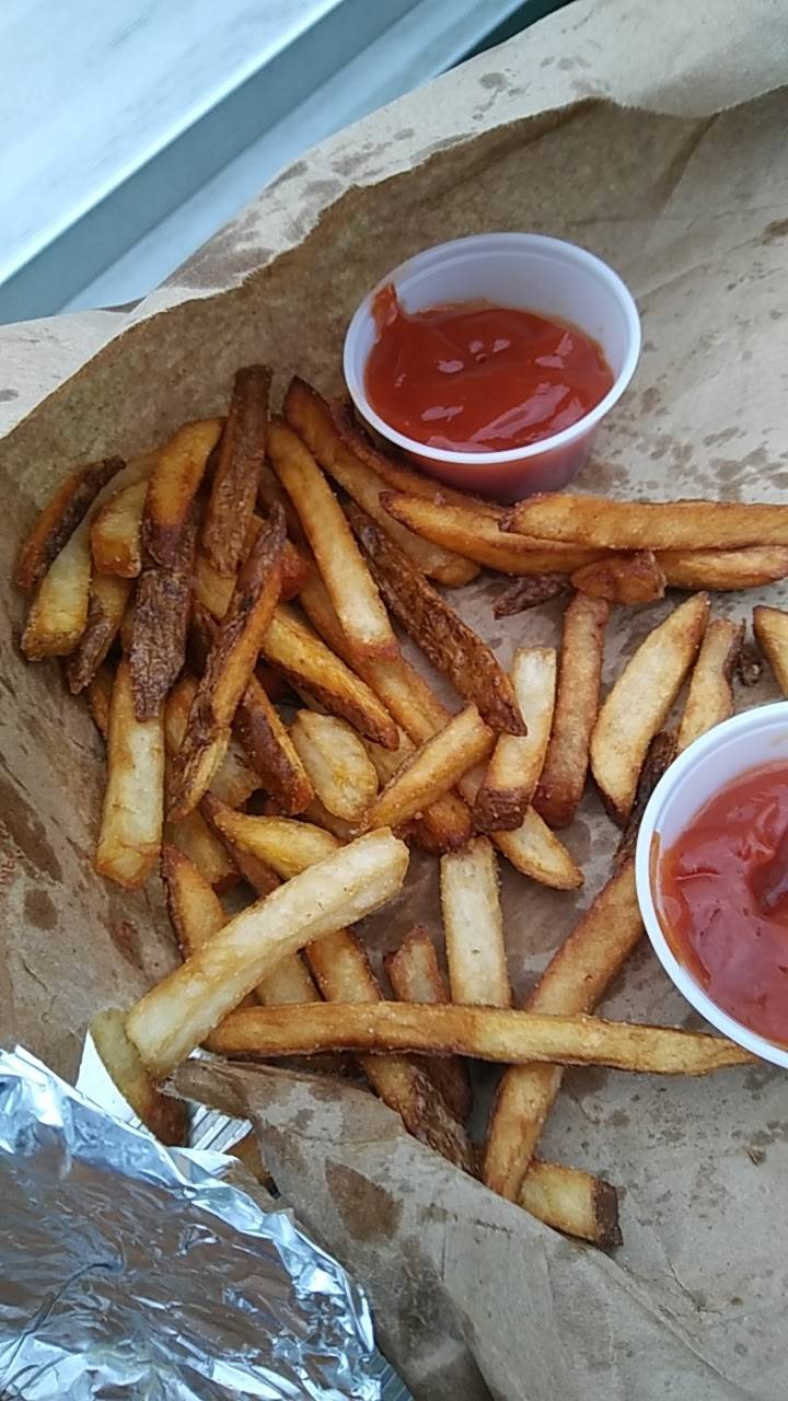 Five Guys | meal takeaway | 4829 Commercial Dr, New Hartford, NY 13413, USA | 3157364897 OR +1 315-736-4897