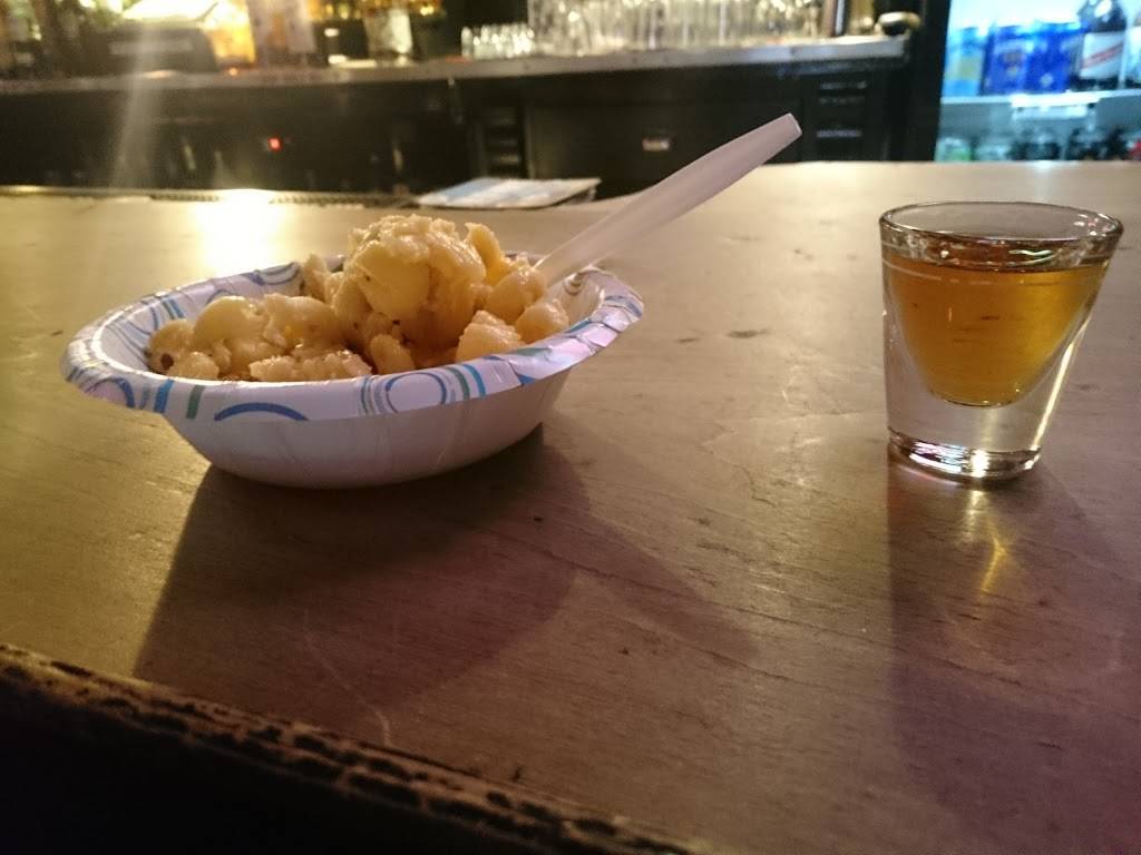 Burtons Restaurant | restaurant | 202 Wood St, West Haven, CT 06516, USA | 2039339929 OR +1 203-933-9929