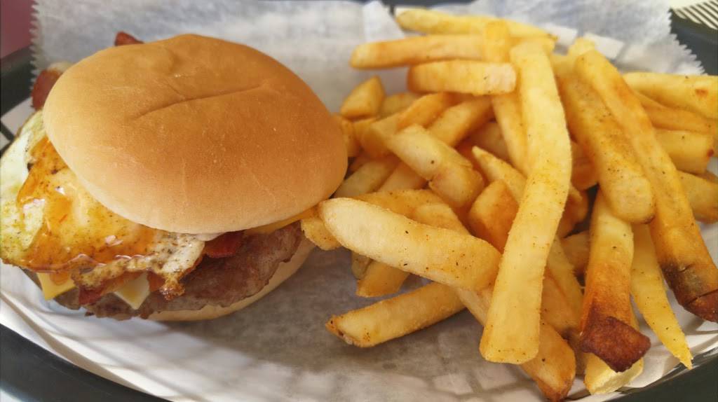 T C Maes | restaurant | 1010 1st Ave S, Fort Dodge, IA 50501, USA | 5155731101 OR +1 515-573-1101