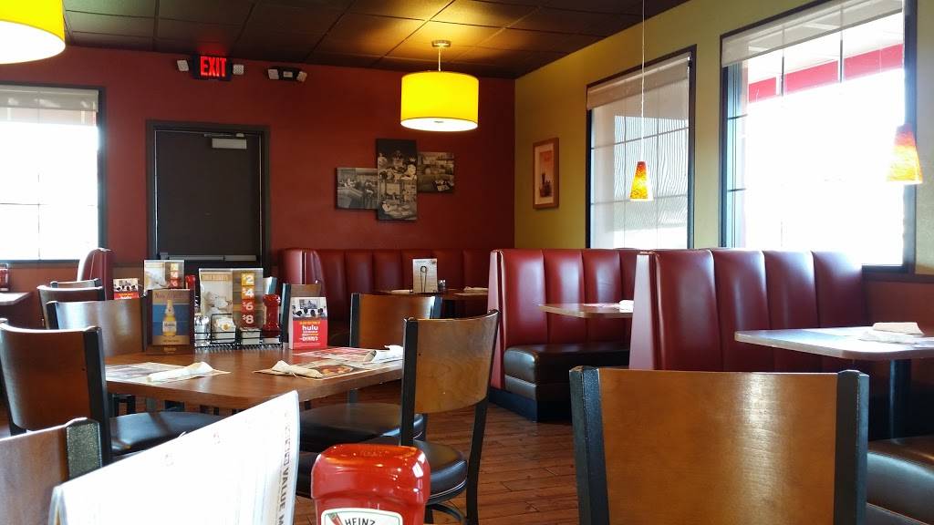 Dennys | restaurant | 17053 E Shea Blvd, Fountain Hills, AZ 85268, USA | 4808375307 OR +1 480-837-5307