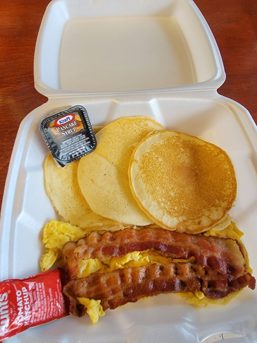 Las Caleritas Grocery | restaurant | 2339 Fairfield Ave, Bridgeport, CT 06605, USA | 2033326457 OR +1 203-332-6457