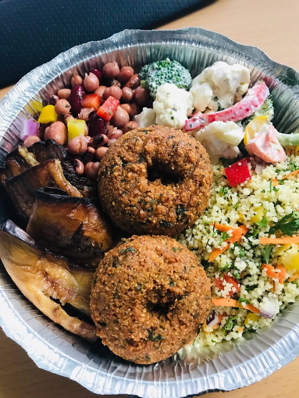 Restaurant Shish Taouk | restaurant | 6200 Boulevard Taschereau, Brossard, QC J4W 3J8, Canada | 4508902222 OR +1 450-890-2222