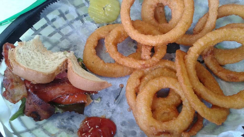 Lucky Dog Diner | restaurant | 602 S Tamiami Trail, Venice, FL 34229, USA | 9414834840 OR +1 941-483-4840